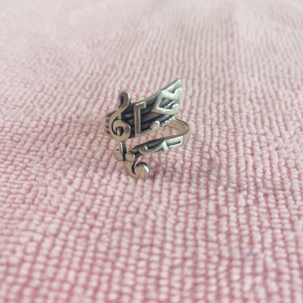 Silver Music Note Ring